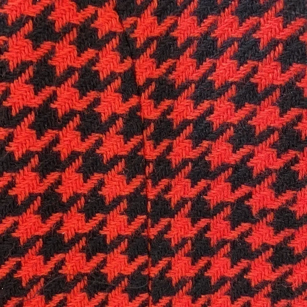 Gianni wool blend red and black plaid jacket/ blazer. Black velvet trim. Size 6P - Image 6