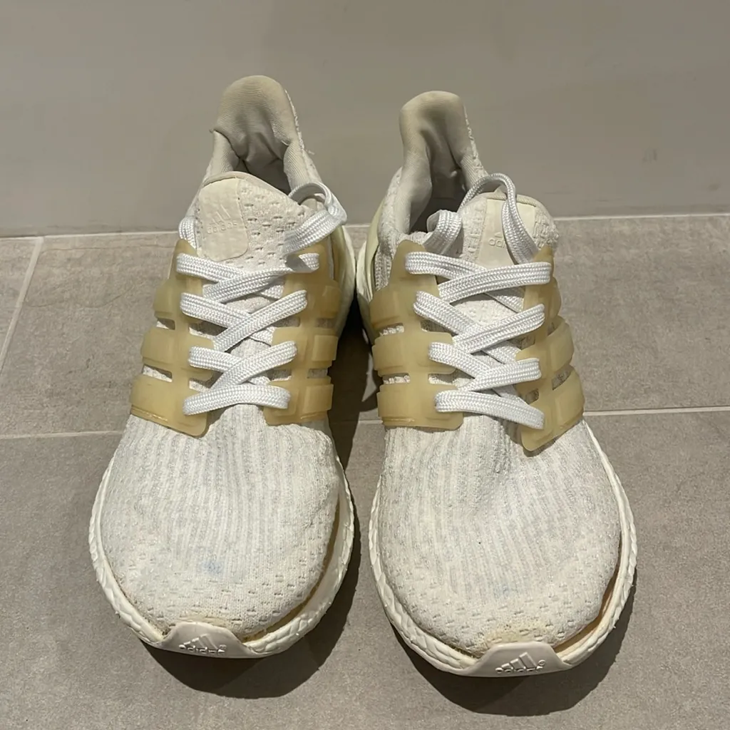 Adidas women ultra boost size 6.5 white fabrics sneakers fitness workout shoes - Image 2