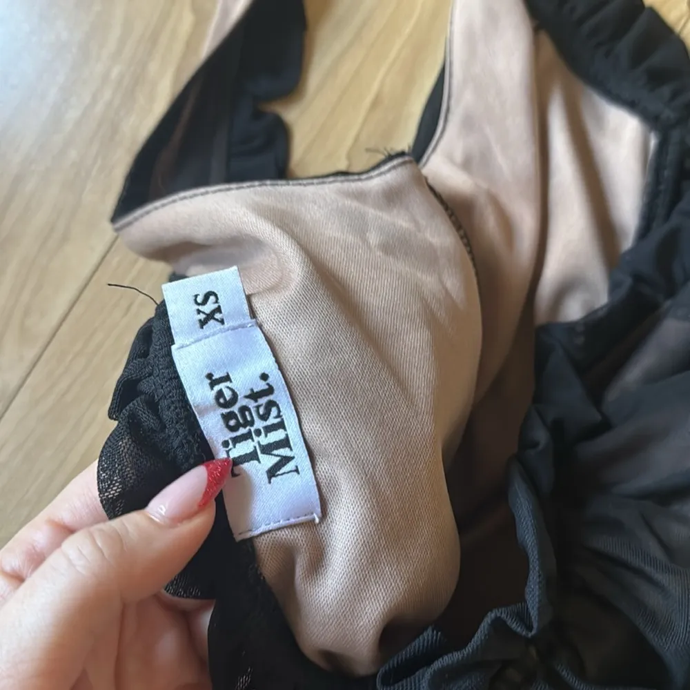 TIGER MIST BLACK DRESS - Image 4