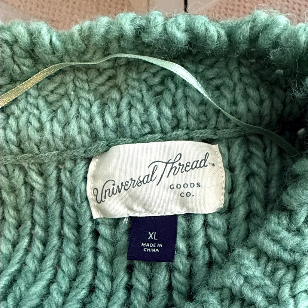 Universal Thread Good Co. Size XS Women's Teen Girl Cozy Green Knit Sweater - Image 6