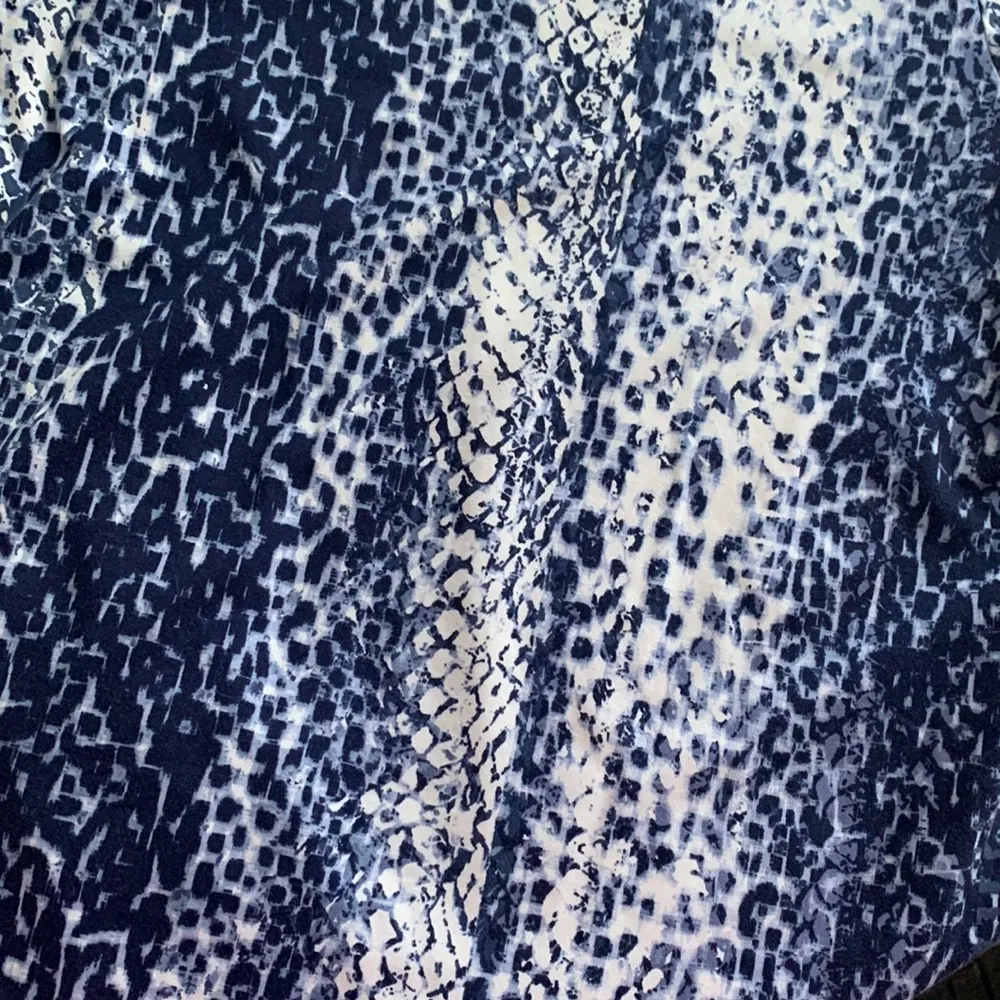 BELLE BY KIM GRAVEL Animal Print Cotton Top Sz: S Blue - Image 3