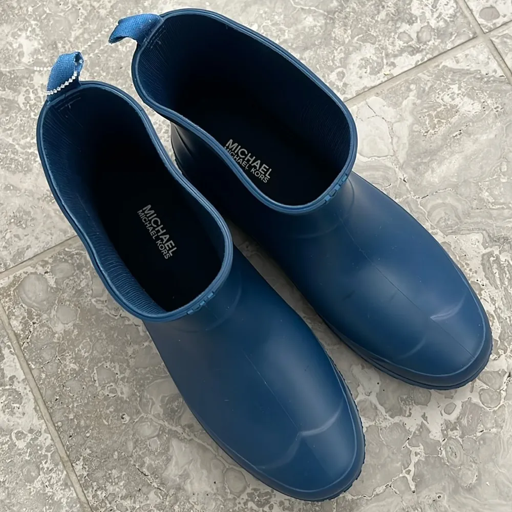 Michael Kors Mac Rain Booties in Blue, Size 11 New w/o Box - Image 6