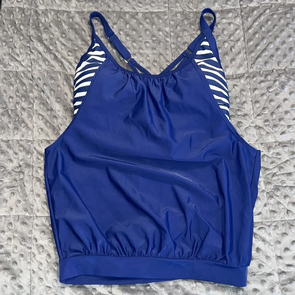 Blue tankini small women’s padded top removable liners adjustable straps - Image 10