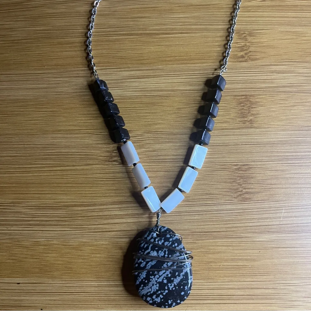 Anthropologie Black and White Beaded Necklace - Image 3