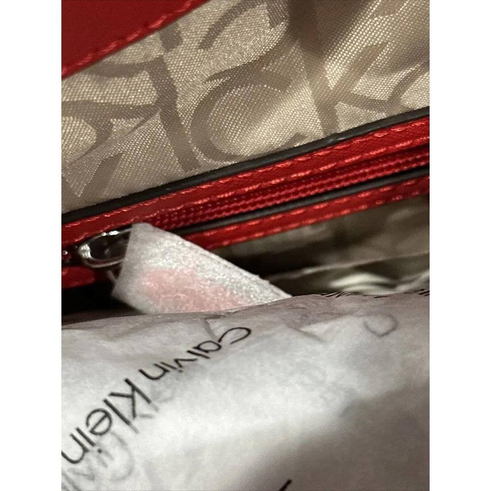 Calvin Klein  Monogram Signature Cream w/Red Satchel Hand-Bag Khaki Logo H7DDJ6YQ - Image 40