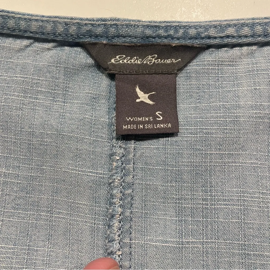 Eddie Bauer Wrap Blue Denim Top Women Small Tie Light Wash Cap Sleeve Blouse - Image 3