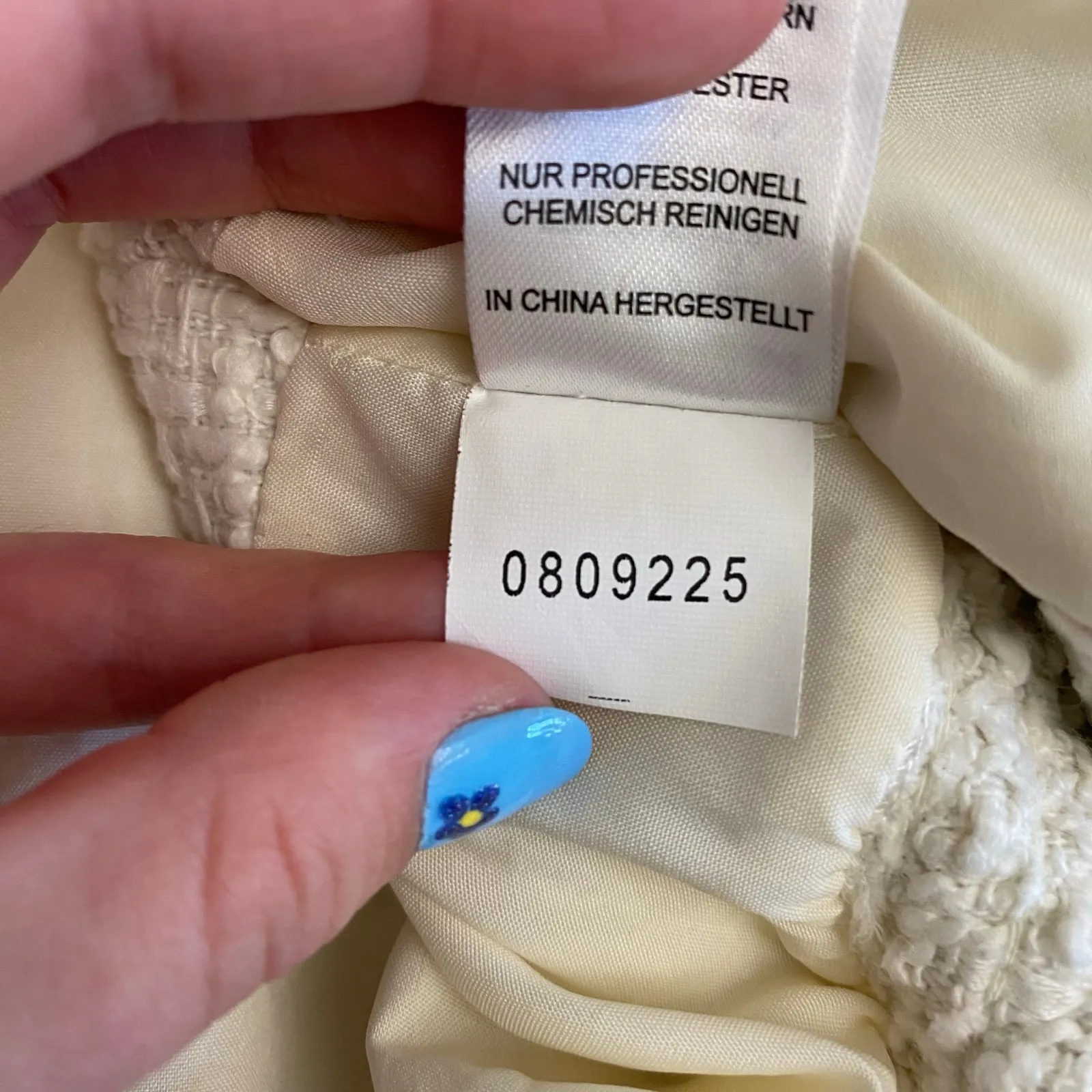 Christian Lacroix Cream Boucle Tweed Sleeveless Button Front Vest Size XXS‎ - Image 10