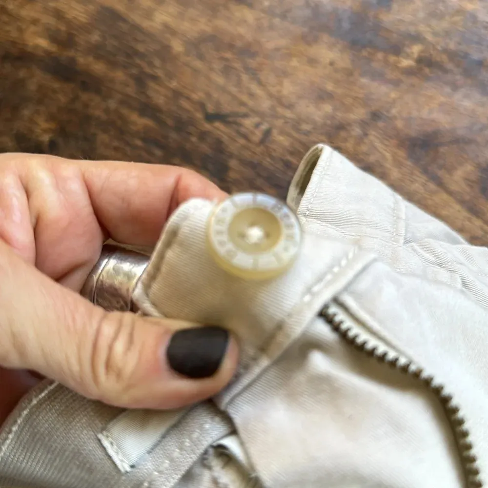 Ll bean size 8 khaki Bermuda shorts Tan - Image 7