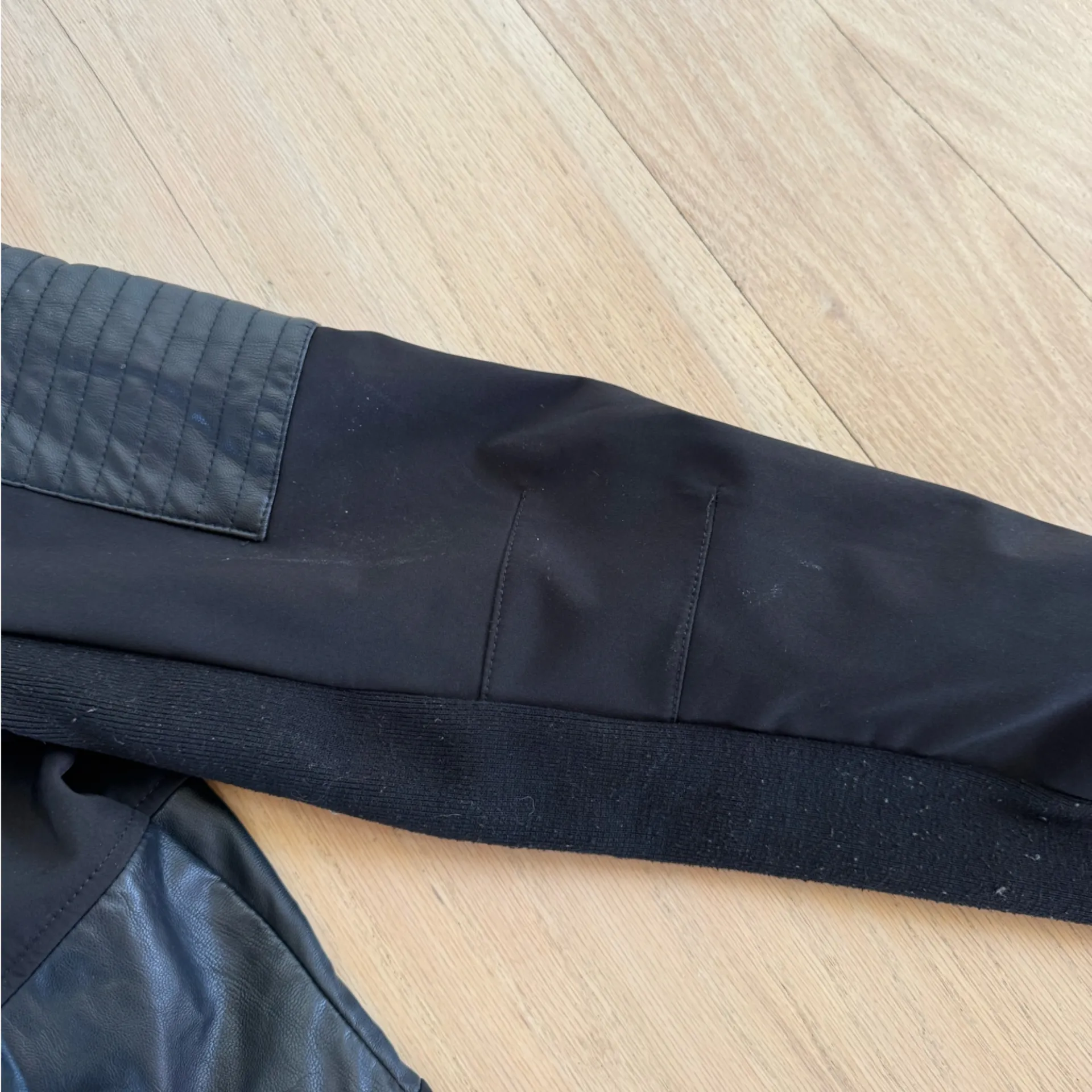 Avanti Black Long Hooded Zip Up Jacket Size Large - Image 4