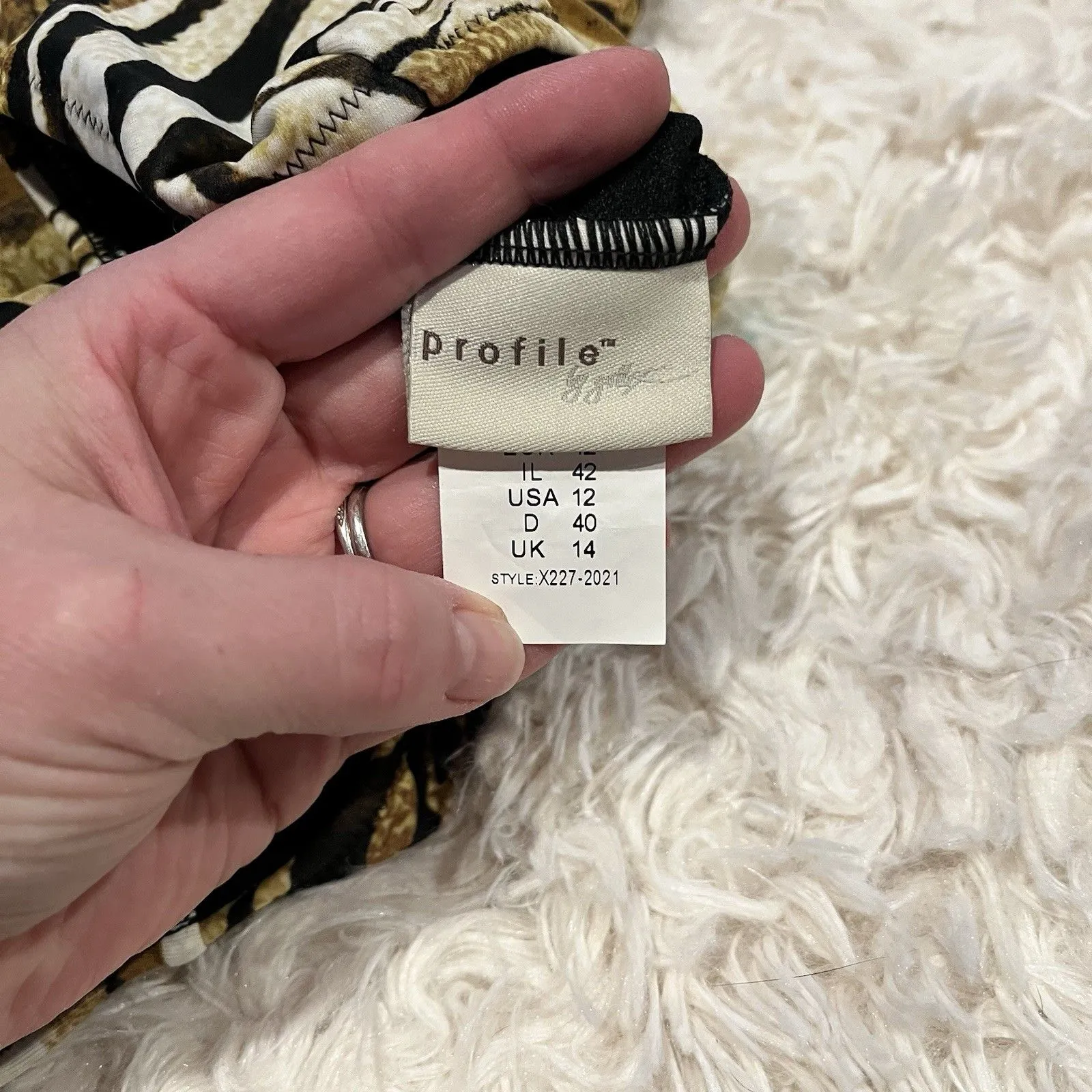 Profile By Gottex Women's One Piece Swimsuit Animal Print Size 12 EUC - Image 4