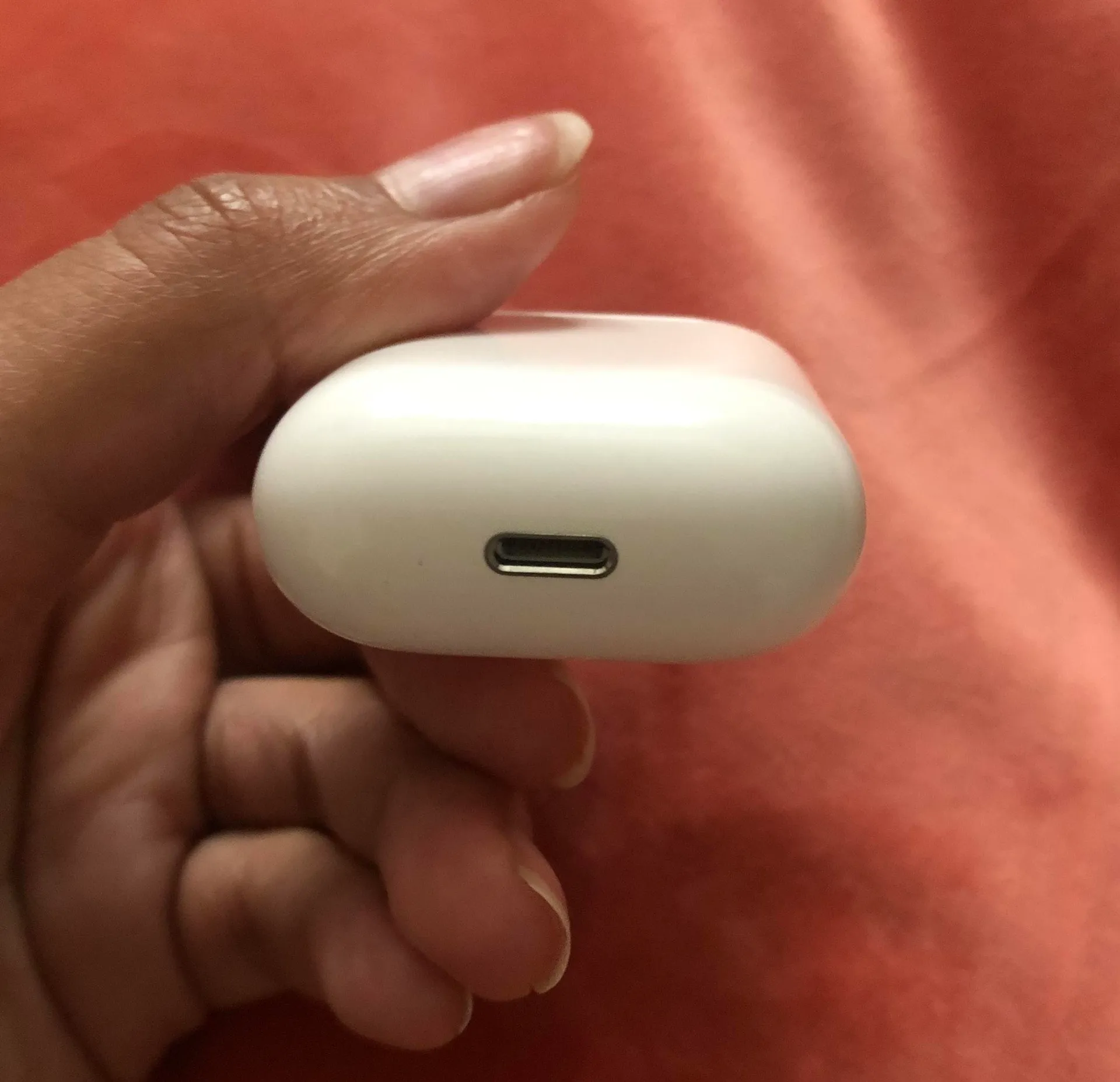 Apple AirPods Charging Case - Image 4