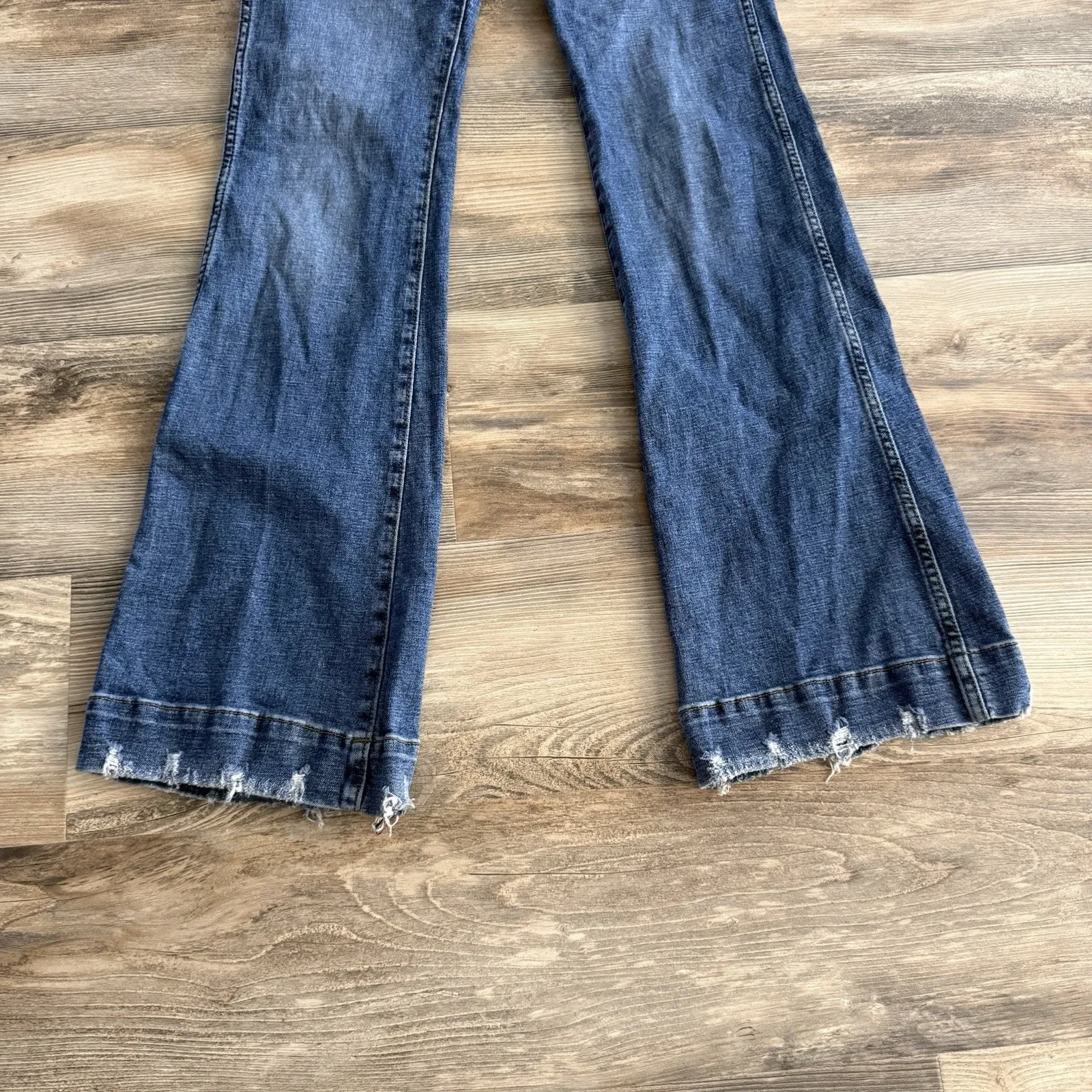 Wrangler High Rise Trouser Flare Jeans Women’s Size 27x34 Dark Wash - Image 5