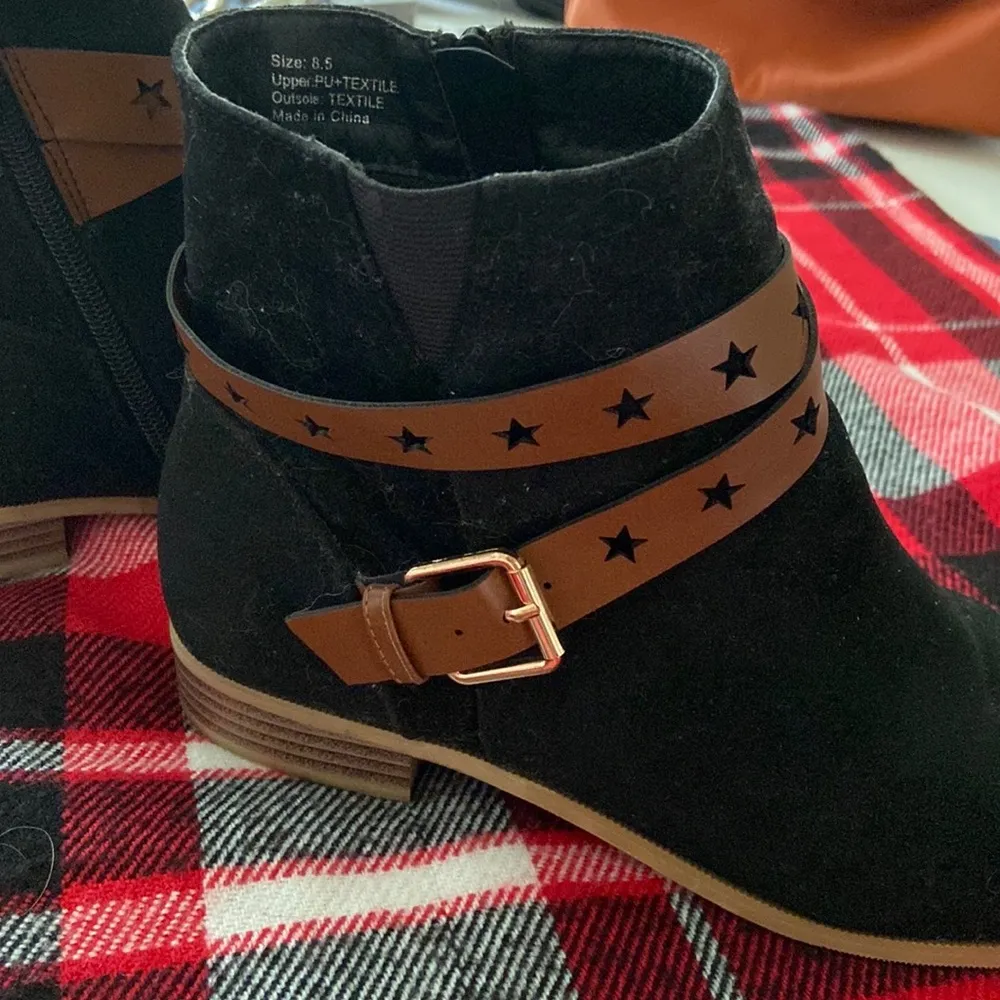 OLIVE STREET Ankle Bootie Size 8.5 - Image 9