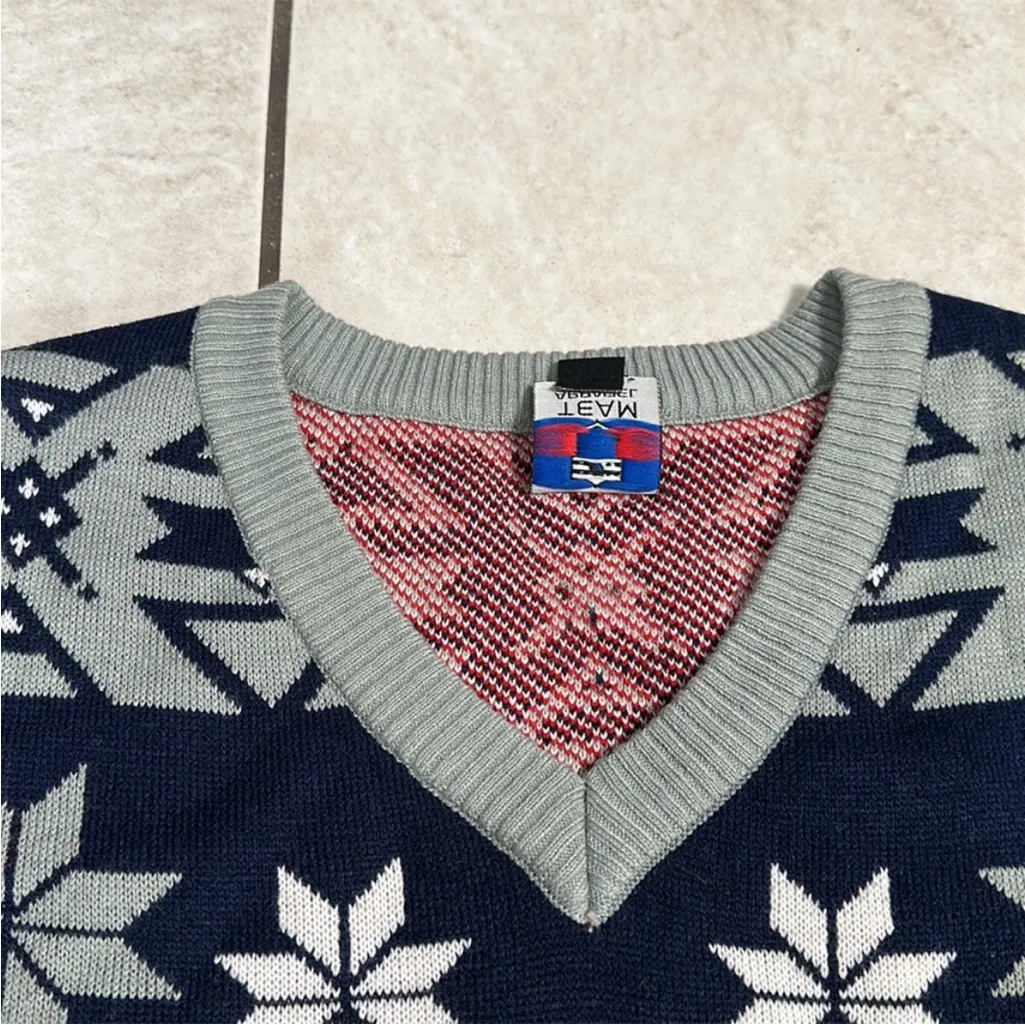 $25 was $32 NFL V-Neck New England fair isle sweater Sweater Blue and Gray small - Image 11