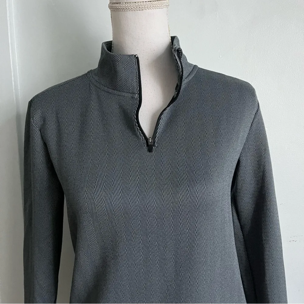 Nike • Grey Herringbone Chevron Grey Therma Fit ONE Pullover - Image 5