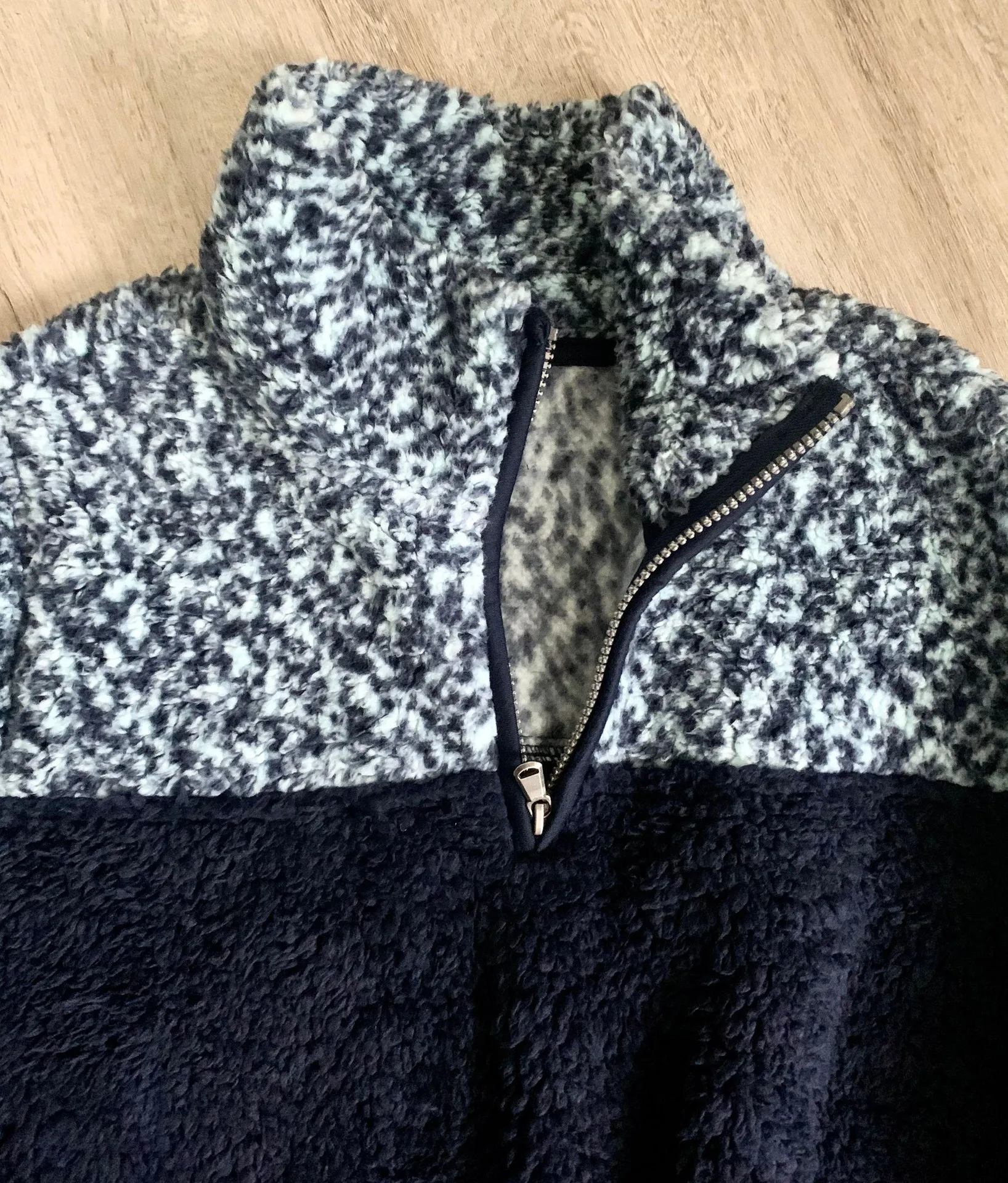 NWT two Toned Fleece Zipper Pullover XL - Image 6