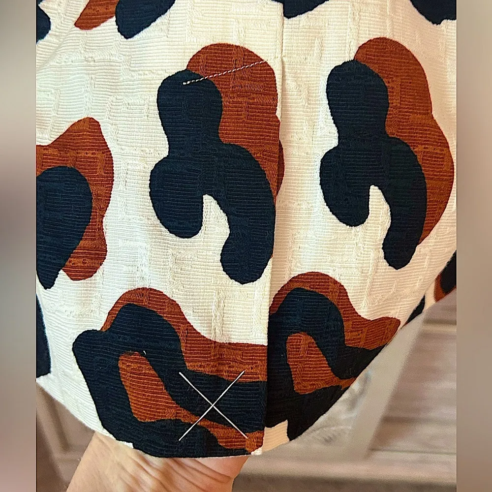 Talbots mob wife bold black and brown leopard print on white lined mini skirt - Image 3