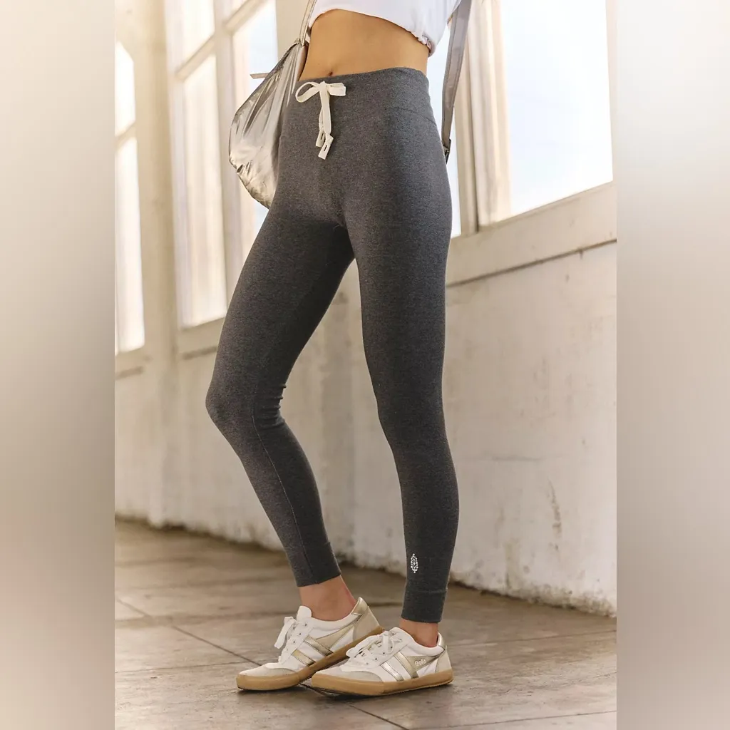 Free People Movement Catch All Fleece Leggings Charcoal Heather NWT Size M/L Gray - Image 3