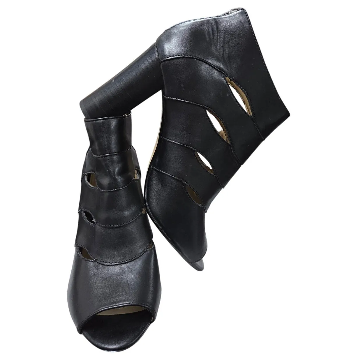 Adrienne Vittadini Black Cutout Peep-Toe Heels 9.5M Leather High Heel Dressy - Image 5