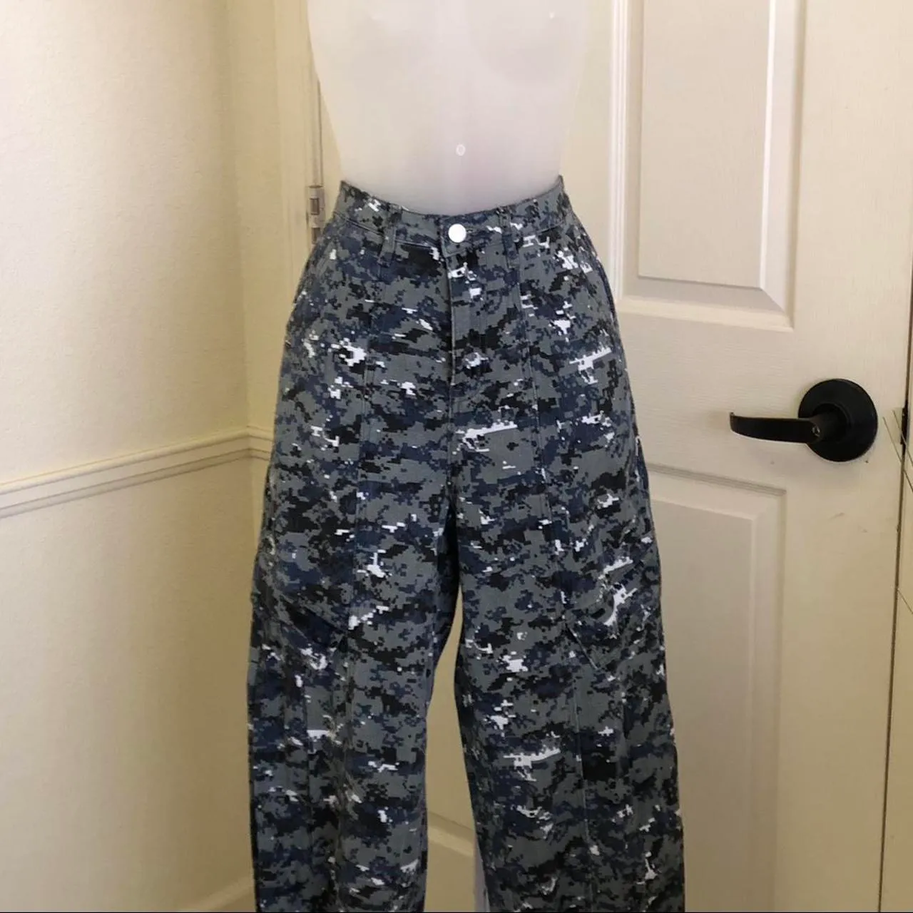 Grunge Streetwear Blue Black WhiteCamo Cargo Military Style Pants Trousers Jeans Cinched Scrunched Elastic Hem #Y2K #Utility #Rave #Skater #Gorpcore Measurement in pics - Image 2