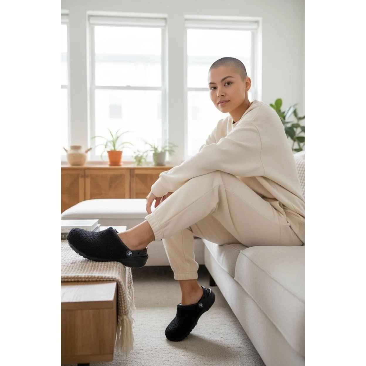 Crocs Clog Shoes Unisex Black Classic Fuzz Mania Cozy Warm Size M5/W7 - Image 2