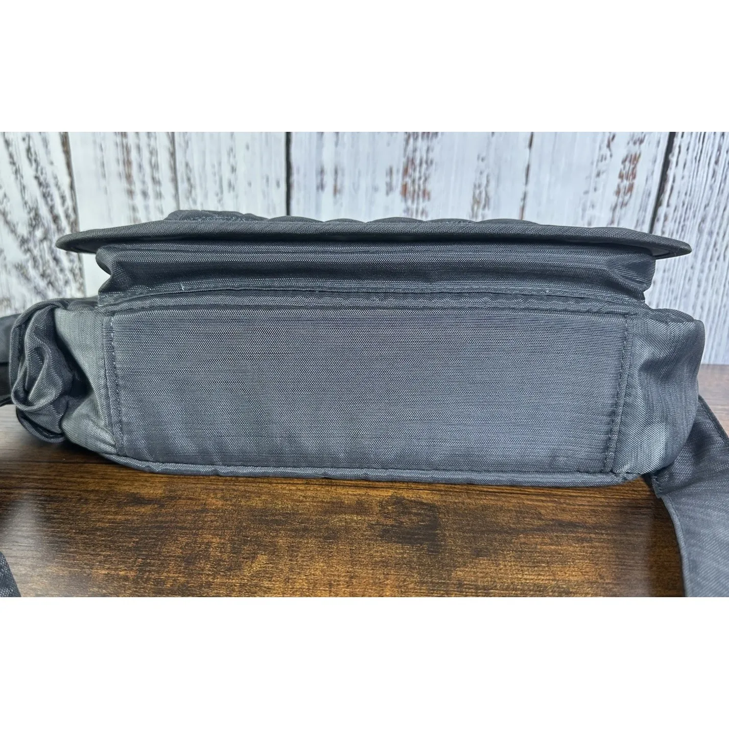 Lug Wings Gray Purse Crossbody Travel Bag Water Bottle Pockets Adjustable Strap - Image 11