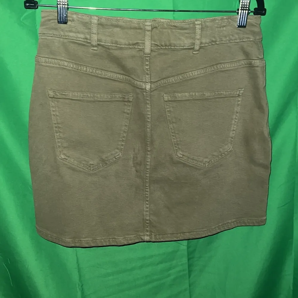 NWT Michael By Michael Kors Olive Button-Front Denim Skirt size 6 - Image 2