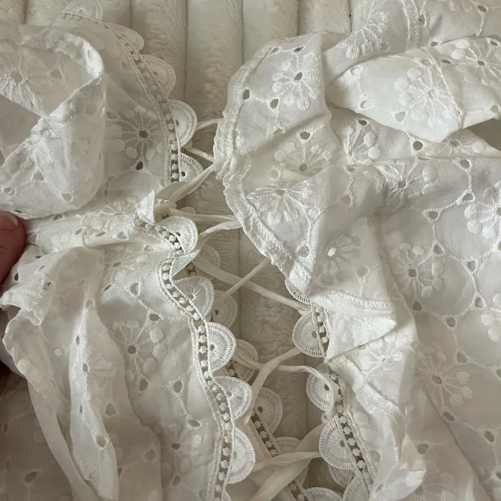 DO+BE White Eyelet Lace Blouse - Image 5