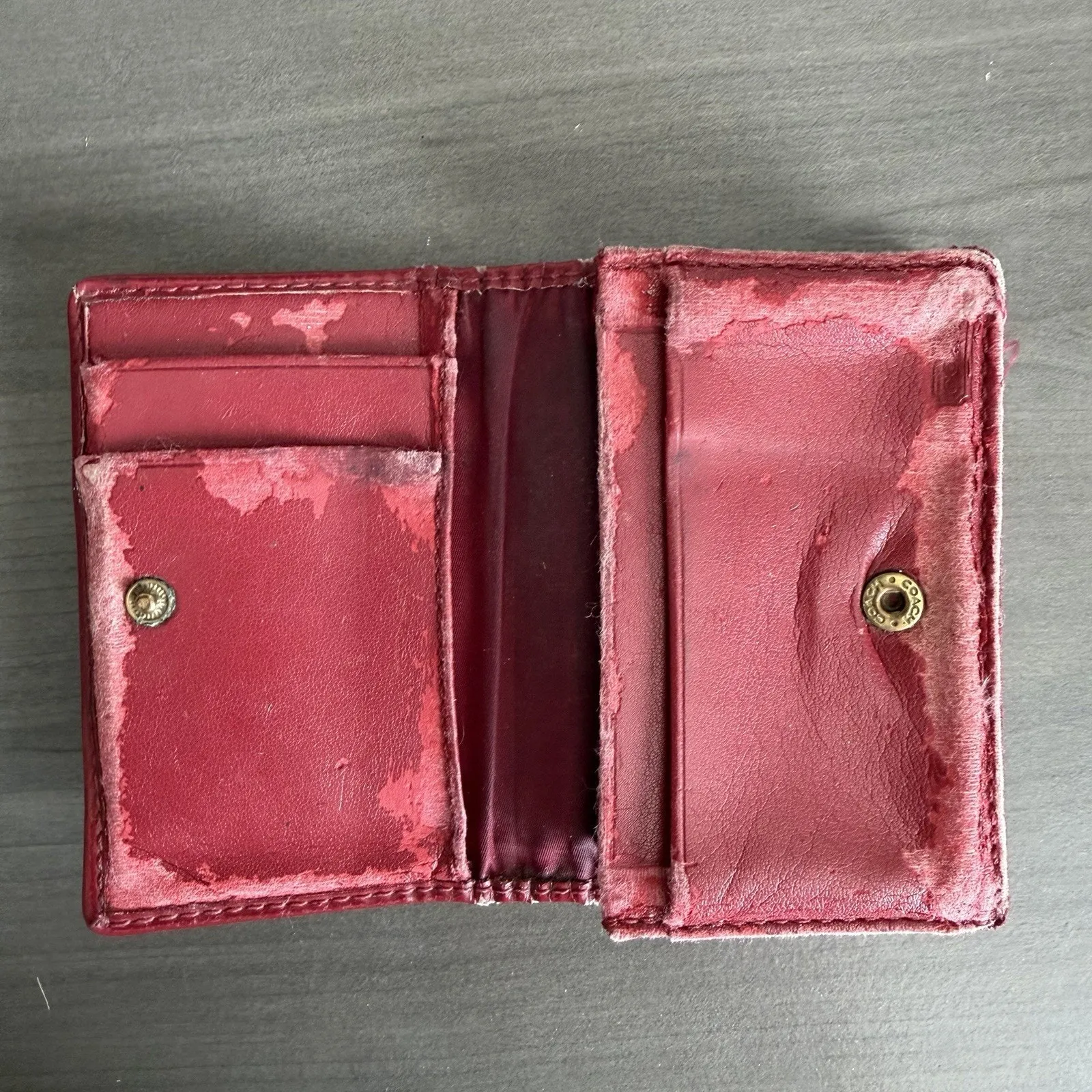 Vintage Y2K Coach Poppy Bifold Wallet Khaki Red leather Heart Gold Polka Dots - Image 3