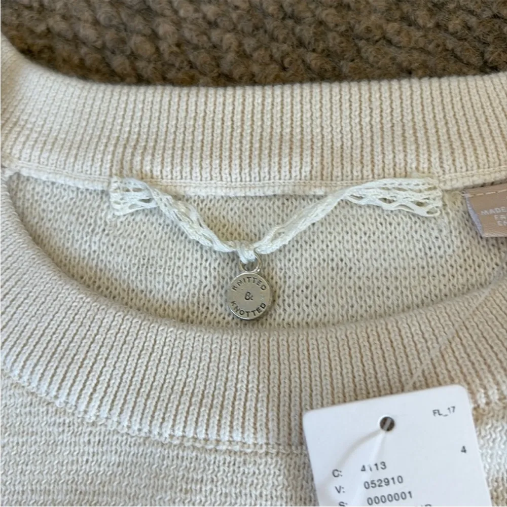 NWT Anthropologie Knitted & Knotted
Open Shoulder Ruffle Sleeve Sweater Small - Image 4