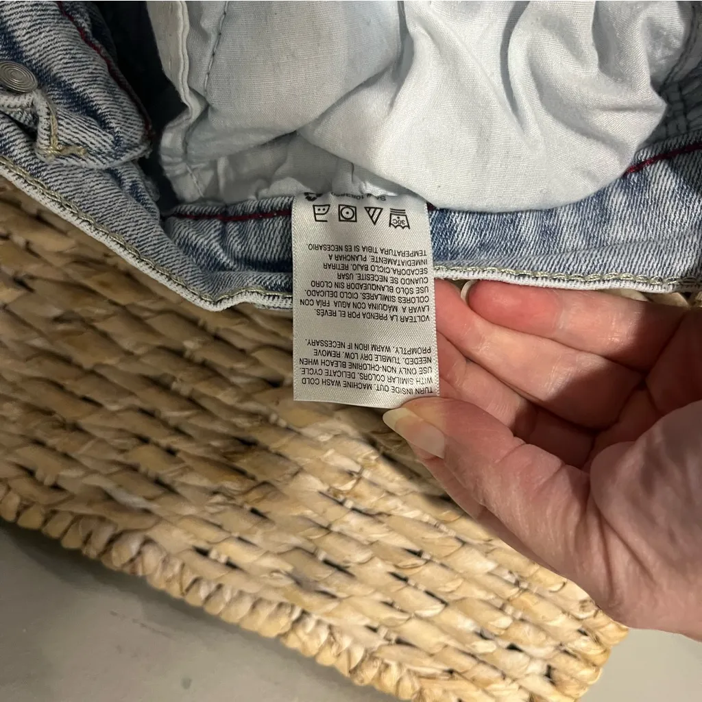 WALLFLOWER Juniors 11 Ripped Destroyed High Rise Mom Blue Jeans 26” Inseam Size undefined - Image 8