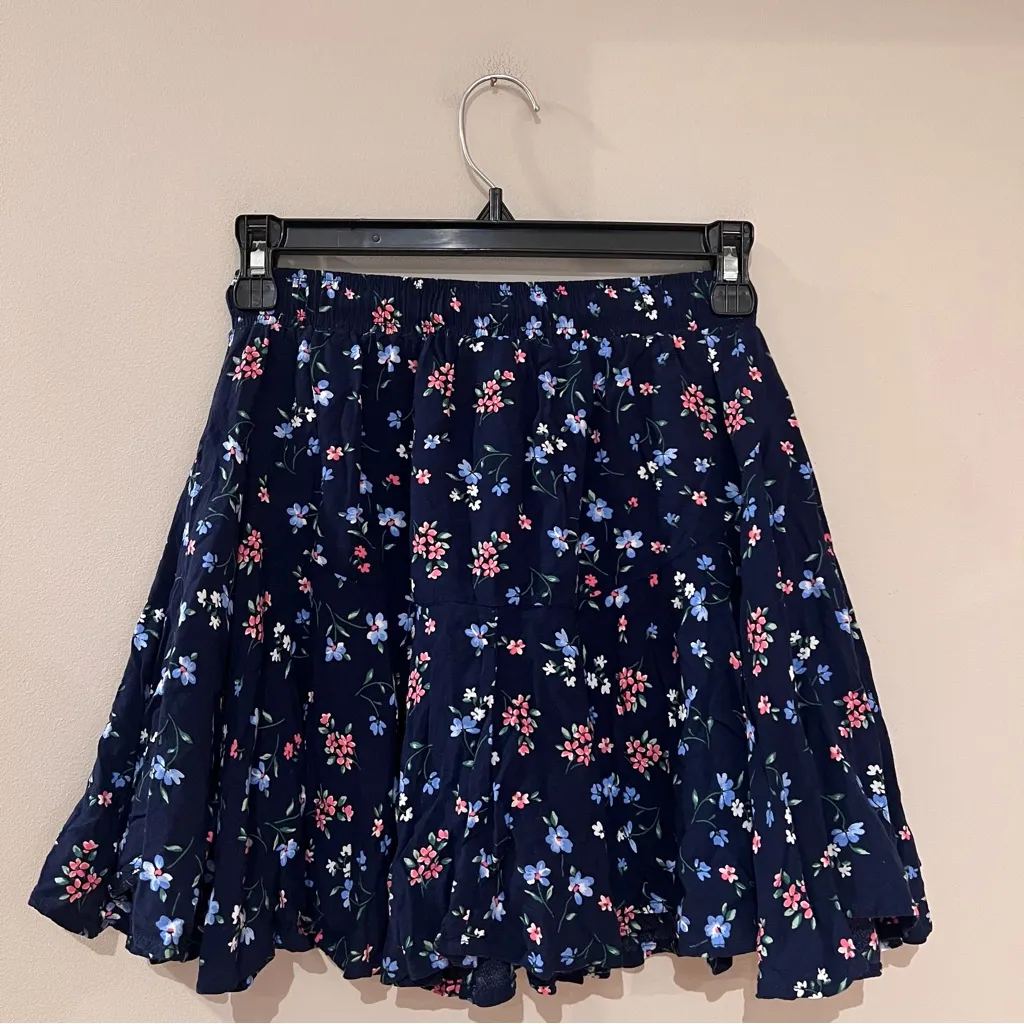 mi ami Francesca’s Blue Floral Mini Skirt Size XS - Image 3