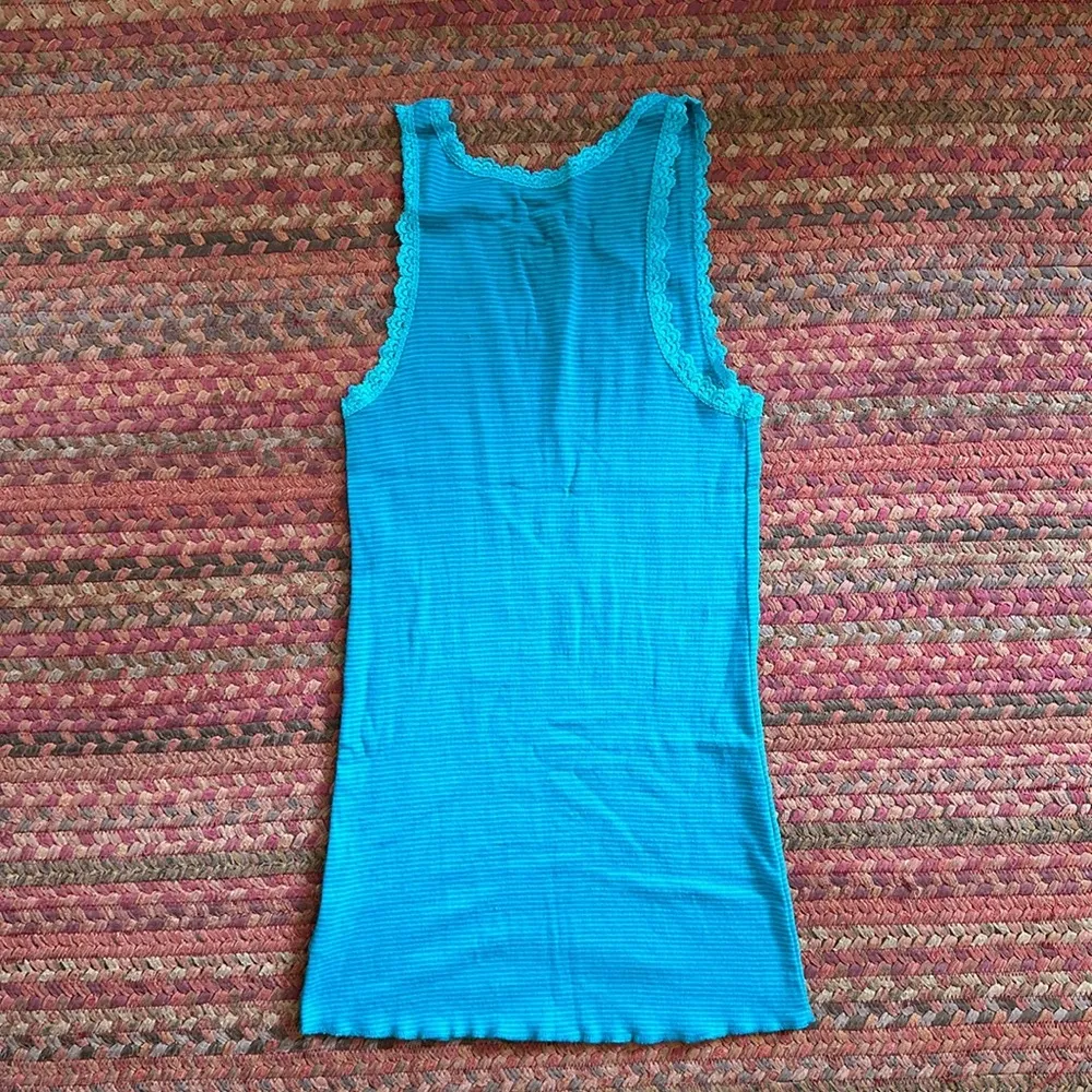 RETRO Y2K RUE 21 BLUE STRIPE LACE TRIM LAYERING TANK - Image 3