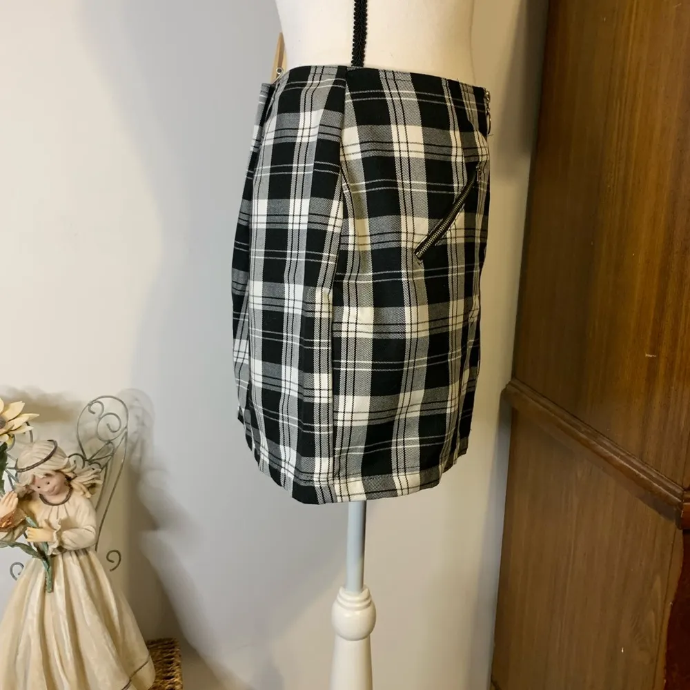 Rue 21 Black and White Plaid Mini Skirt - Image 4