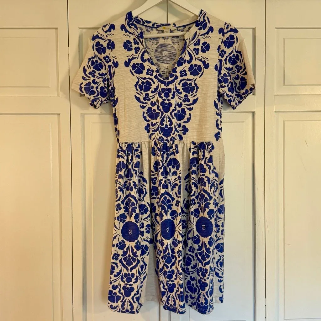 Boden white and blue printed jersey dress size 4 - Image 3