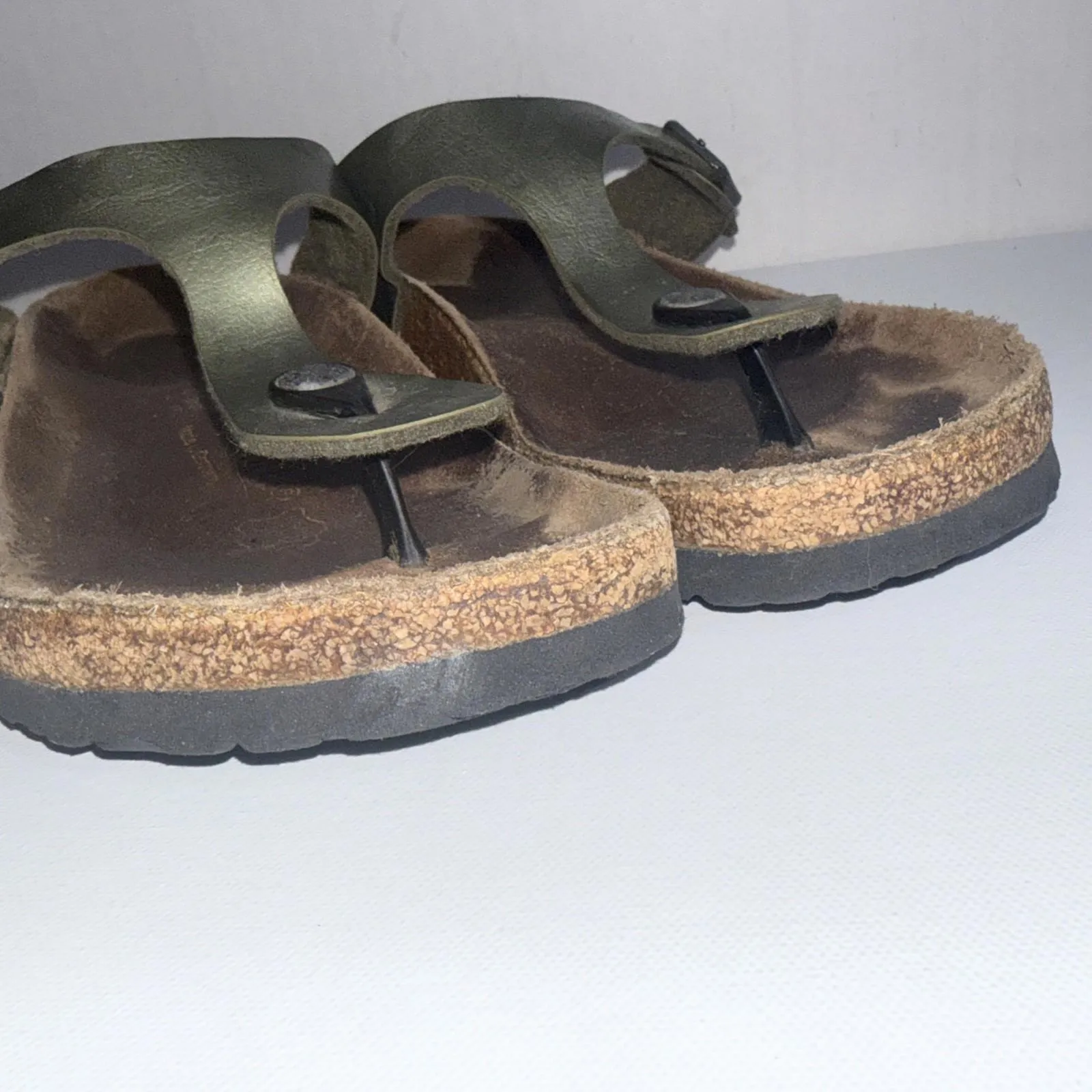 BIRKENSTOCK Gizeh Green Metallic Gorpcore Boho Thong Sandals Size 40 - Image 5
