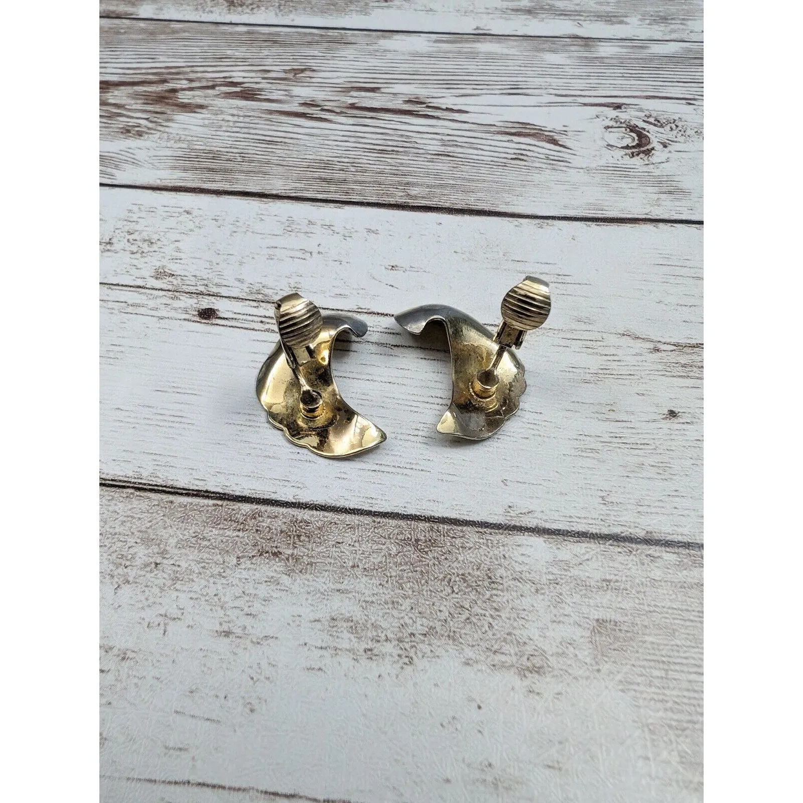 Vintage Avon Clip On Earrings - Image 9