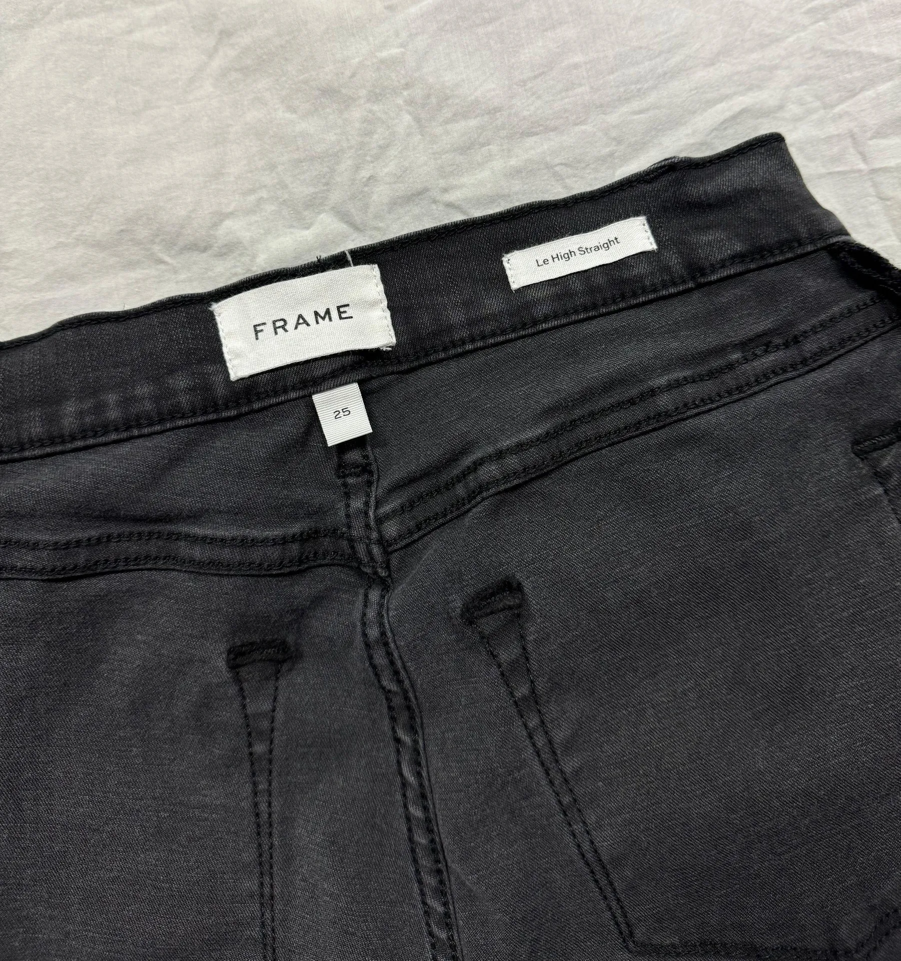 FRAME Le High Straight Jeans In Mardel - Image 5