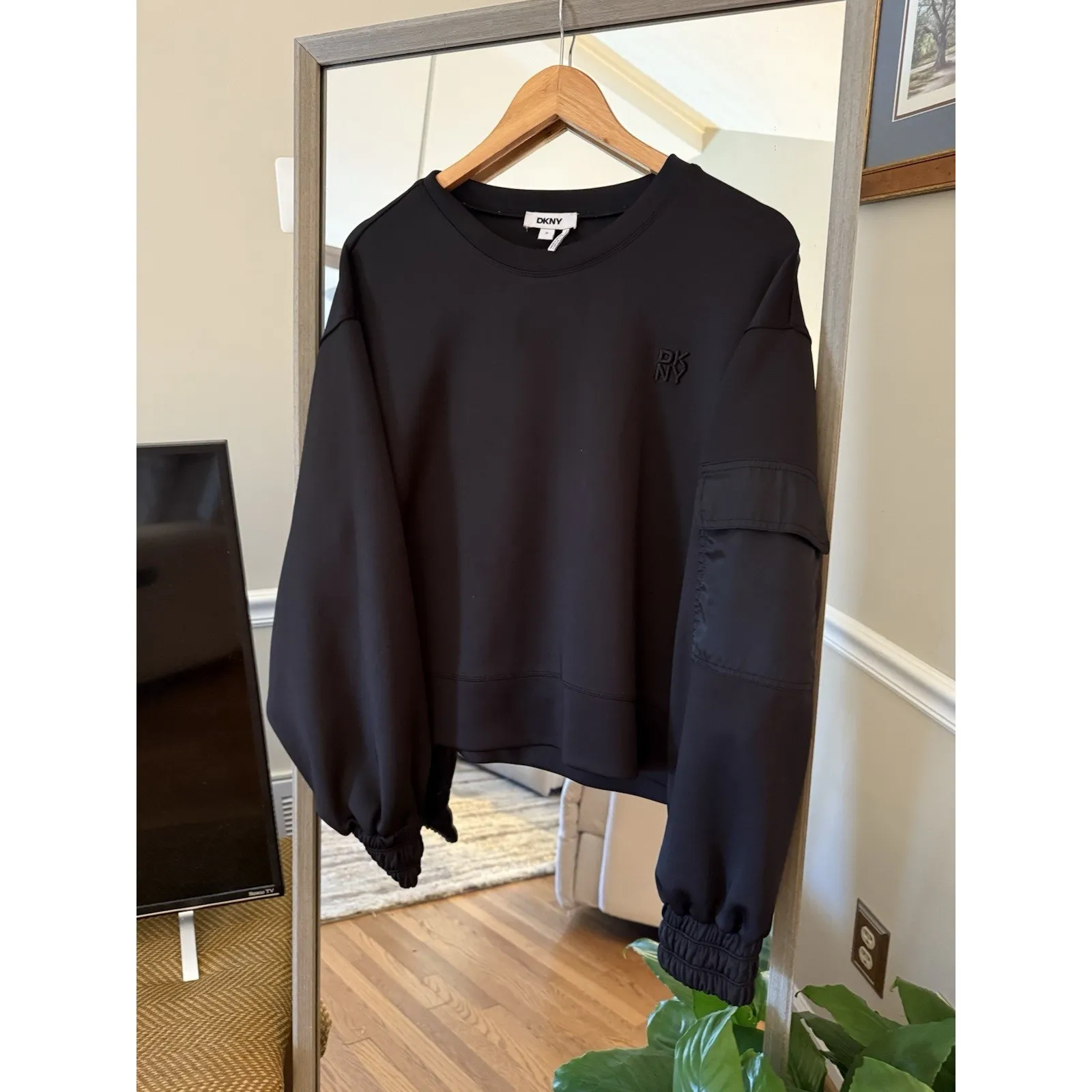 DKNY womens Varsity Embroidered Logo Crewneck Sweatshirt Medium - Image 5