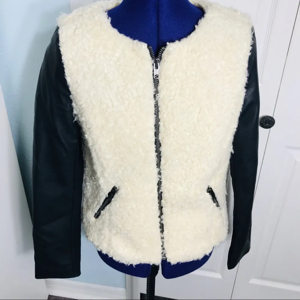 American Eagle Black Faux Leather & Sherpa Jacket Size Small - Image 6