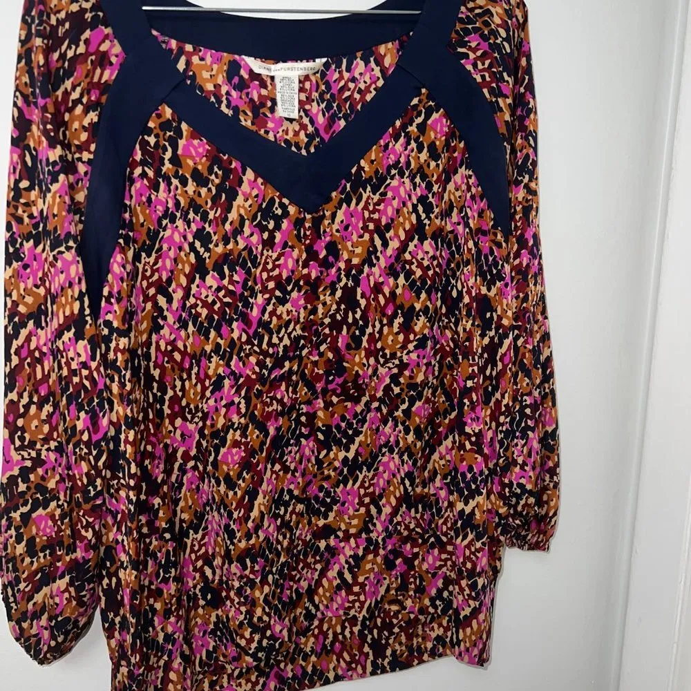 Diane Von Furstenberg Size 10 blouse - Image 4