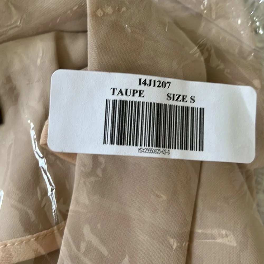 Lulus Miss Punctuality Taupe Lightweight Blazer size Small - Image 6