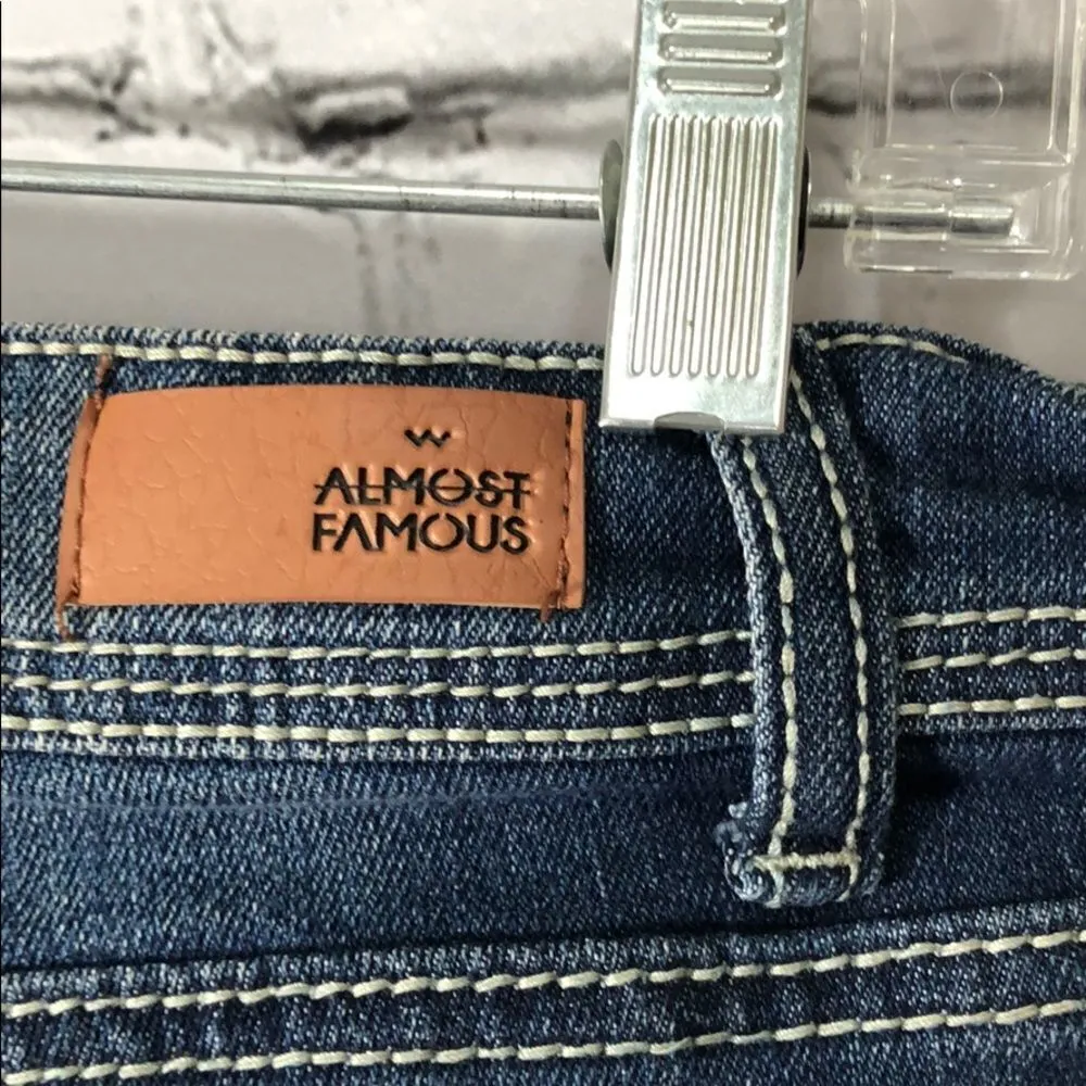 Almost Famous daisy dukes juniors - Image 8