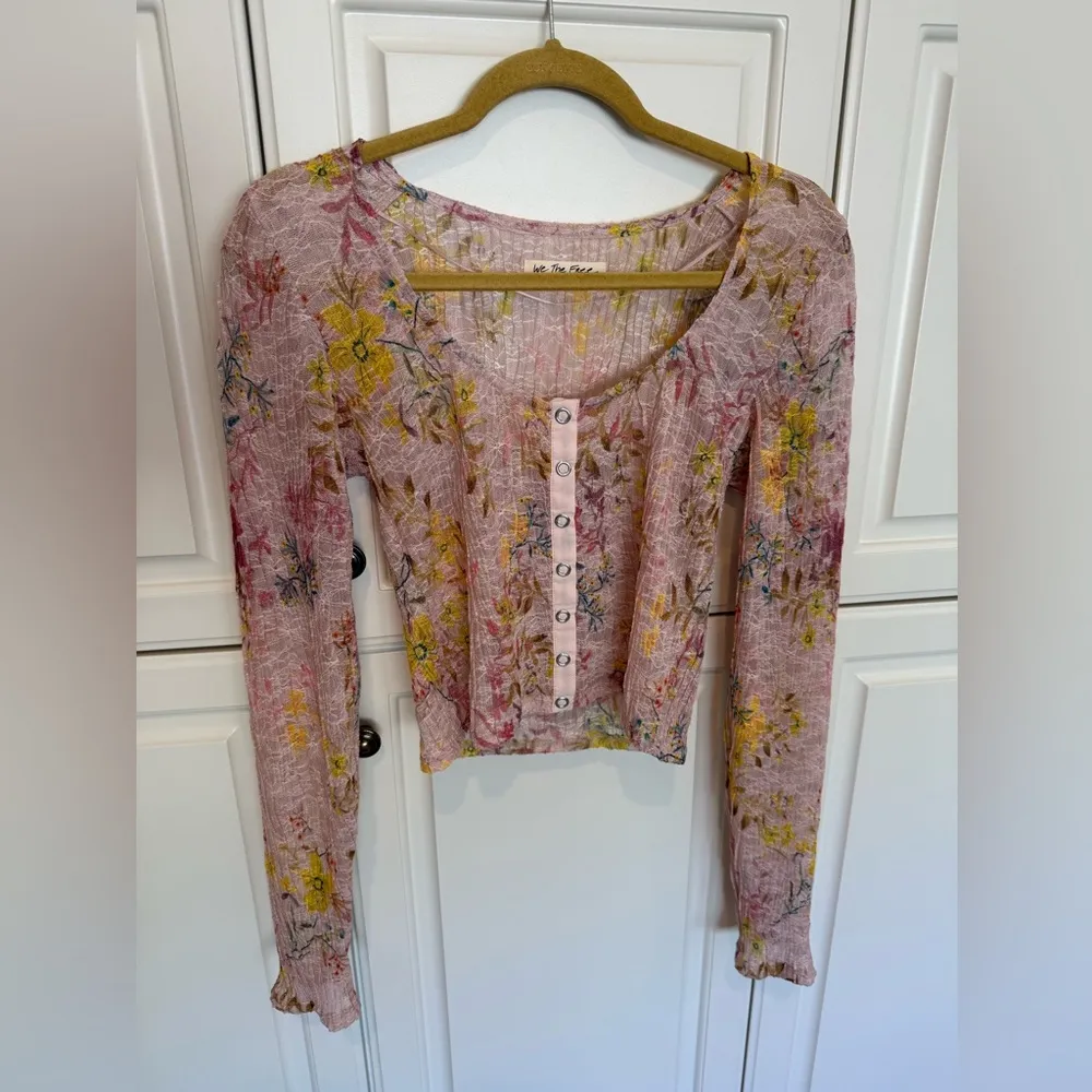 We the Free Women's Angelina Floral Crop Top Longsleeve Size Medium Sheer Snap - Image 2