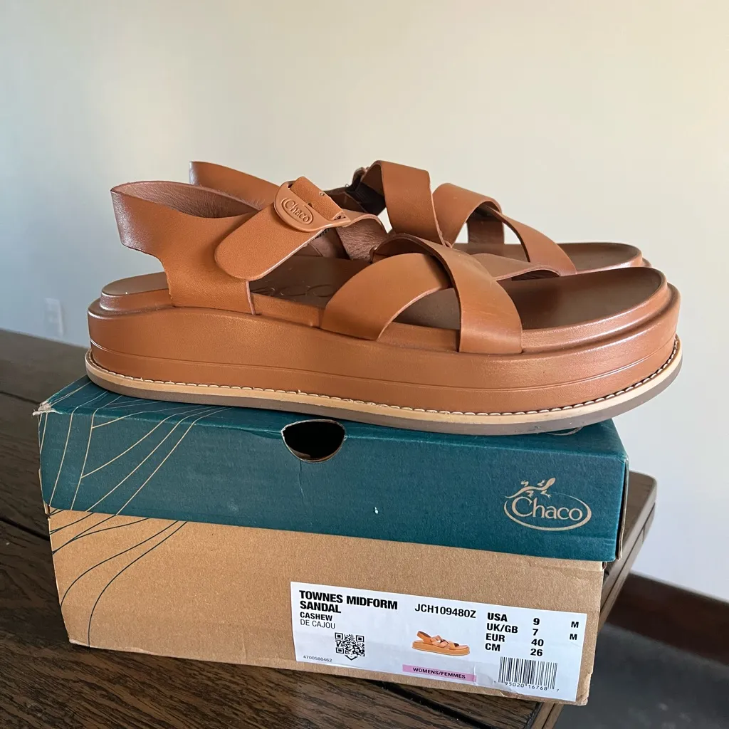 Chaco Townes Midform Size US 9 M EU 40 Women's Leather Sandals Cashew - Image 2