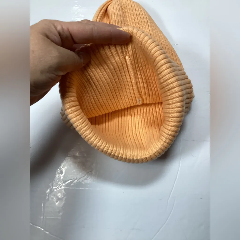 Free People Ribbed Beanie in Peach no size tag - Image 4