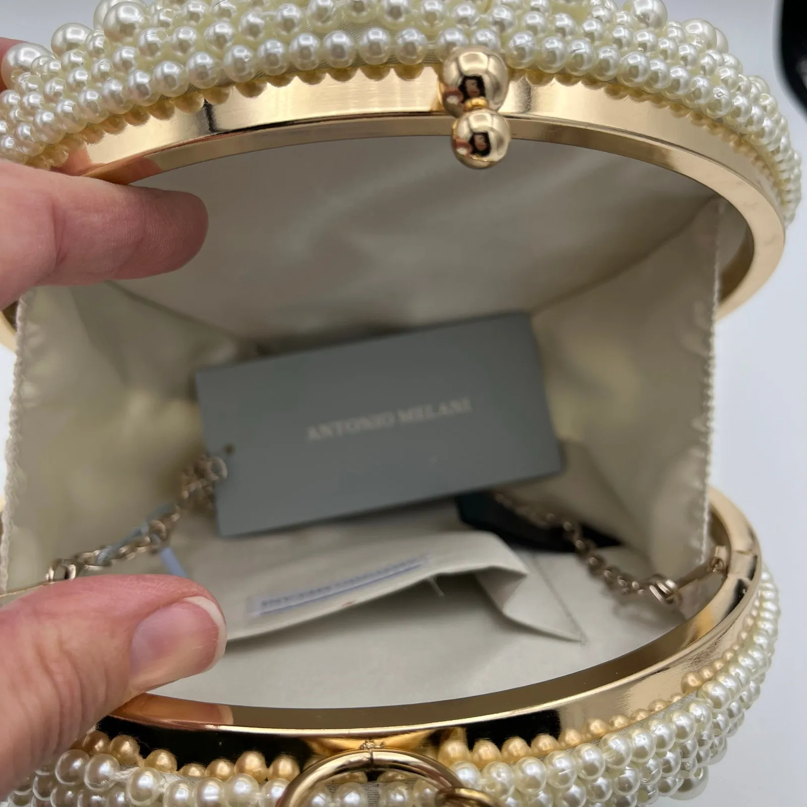 Antonio Melani Women's Round Pearl Formal Bag/Purse Hardcase Ivory. NEW - Image 4