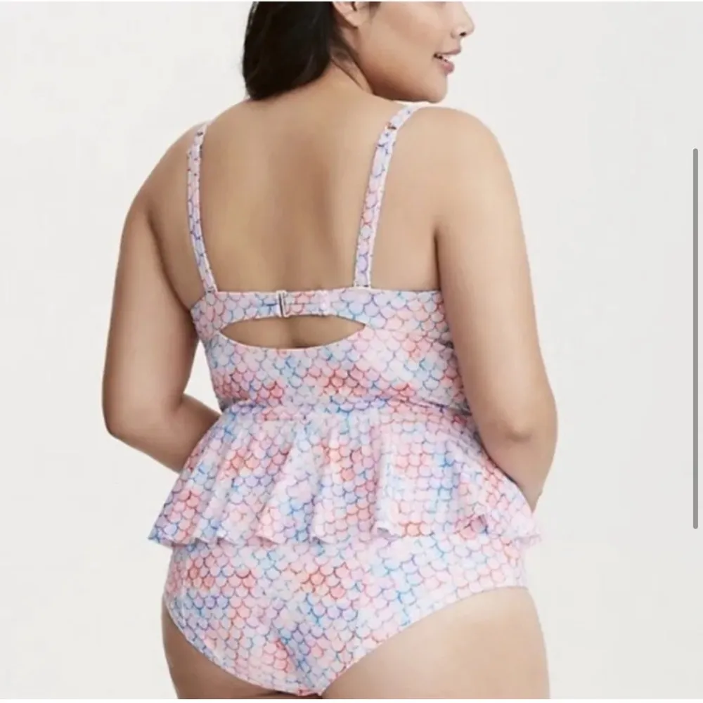Torrid size 4 mermaid peplum swimsuit TOP ONLY sweetheart pink tankini - Image 2