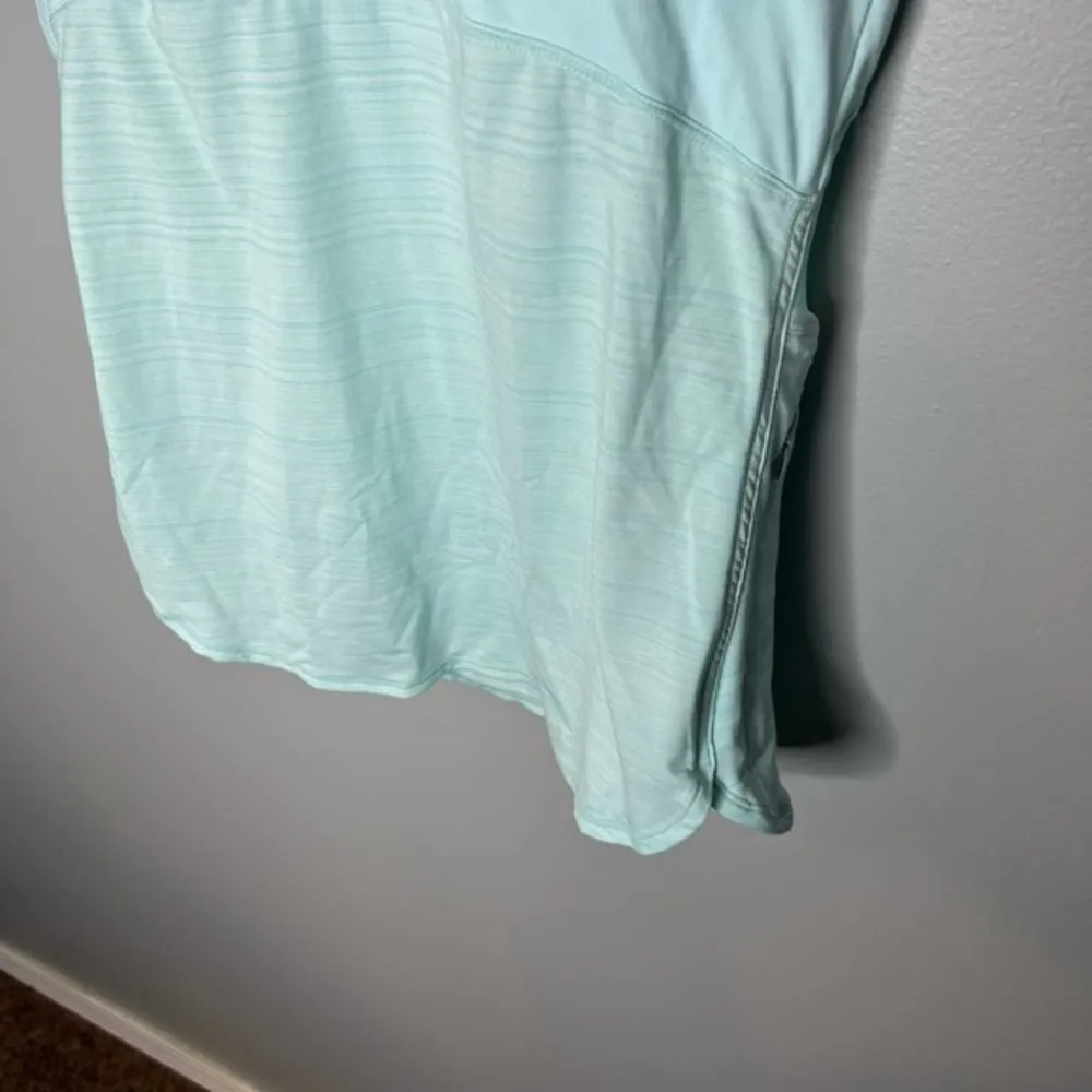 Athleta Daydreamer Support Racerback Tank Top shelf bra UPF 50+ aqua size small - Image 11