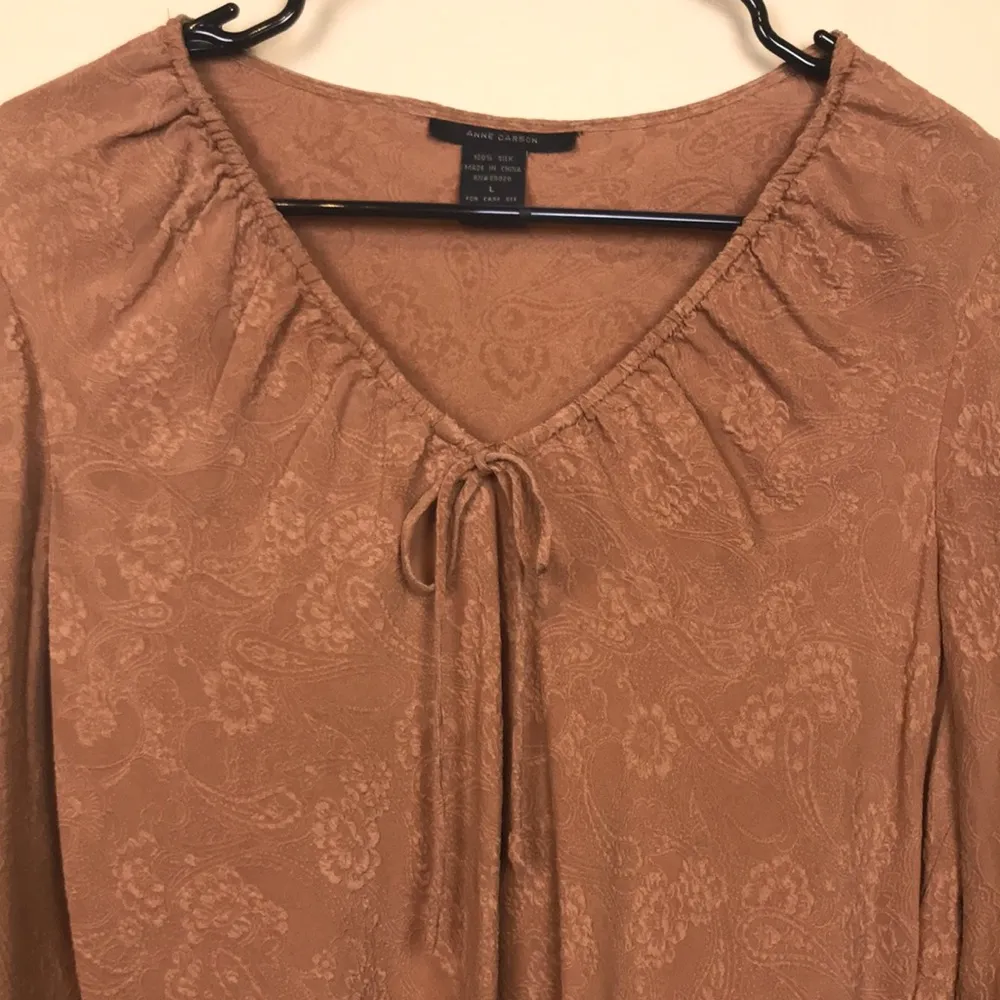 Anne Carson Women’s Silk Floral Paisley Textured  Tie Neck Flare Sleeve Blouse - Image 2